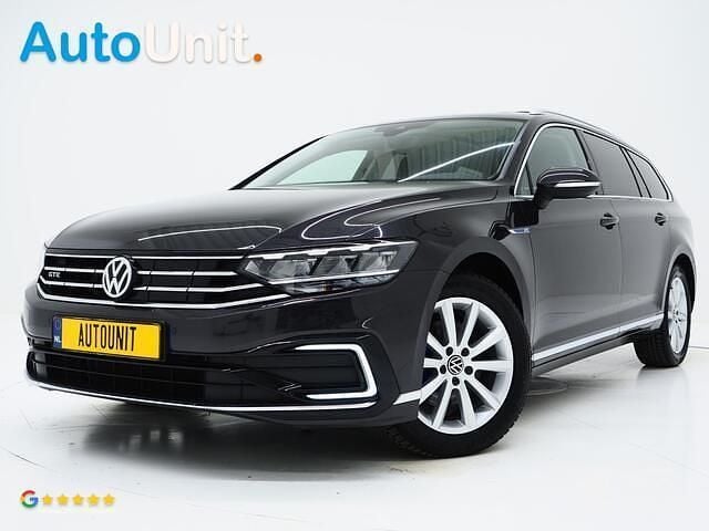 Grijs, metallic lak Gebruikt 2020 VW Passat GTE Stationwagen | € 22.840 (Eerlijke prijs) - Afbeelding 1/4