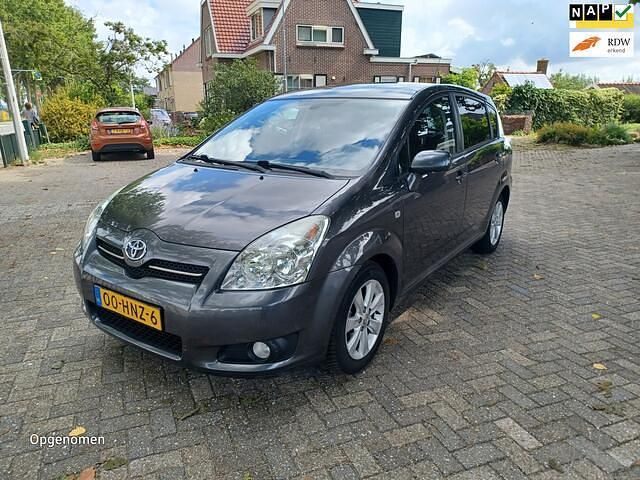 Grijs Gebruikt 2009 Toyota Verso Luna MPV | € 7.450 (Eerlijke prijs) - Afbeelding 1/4