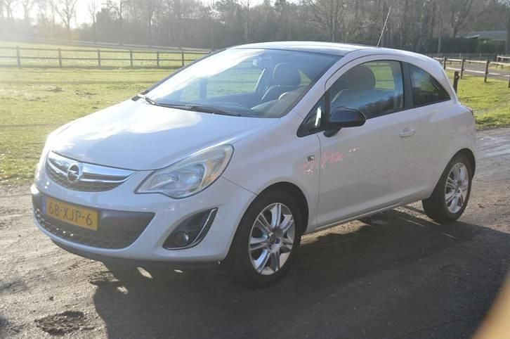Occasion Opel Corsa 86 PK (63 kW) 2012 Wit Hatchback