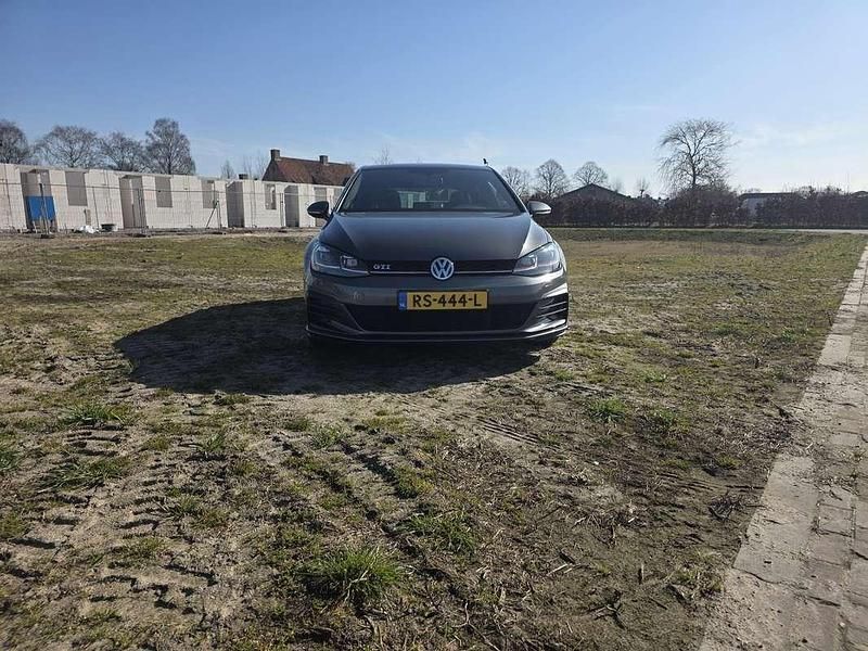 Gebruikt 2017 VW Golf VII GTI Sedan | € 16.999 (Super prijs) - Afbeelding 1/4