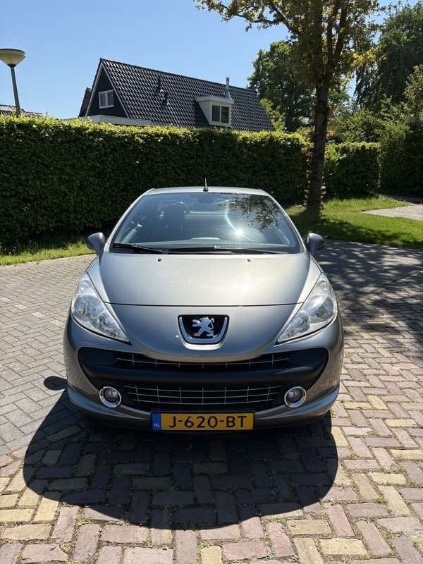 Grijs Gebruikt 2007 Peugeot 207 CC Cabriolet | € 3.250 (Eerlijke prijs) - Afbeelding 1/4