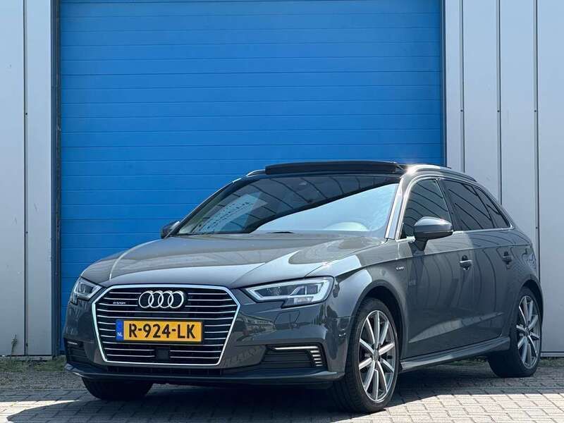 Grijs Gebruikt 2018 Audi A3 Sportback e-tron S-Line Sedan | € 19.755 (Super prijs) - Afbeelding 1/4