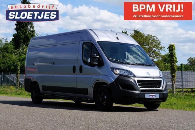 Grijs Gebruikt 2023 Peugeot Boxer Van | € 29.500 - Afbeelding 1/4