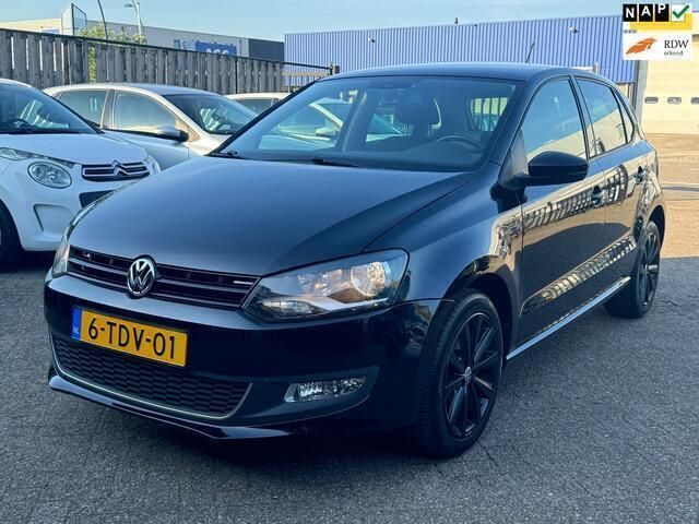Zwart Gebruikt 2014 VW Polo Highline Hatchback | € 7.950 (Eerlijke prijs) - Afbeelding 1/4