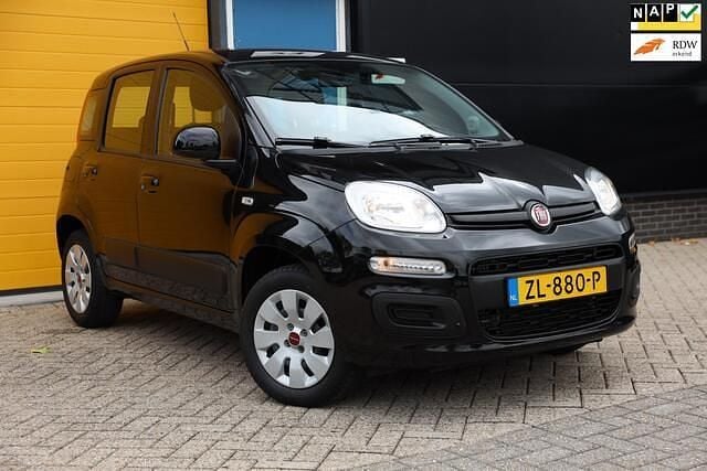 Zwart Gebruikt 2019 Fiat Panda Pop Star Hatchback | € 9.750 (Eerlijke prijs) - Afbeelding 1/4