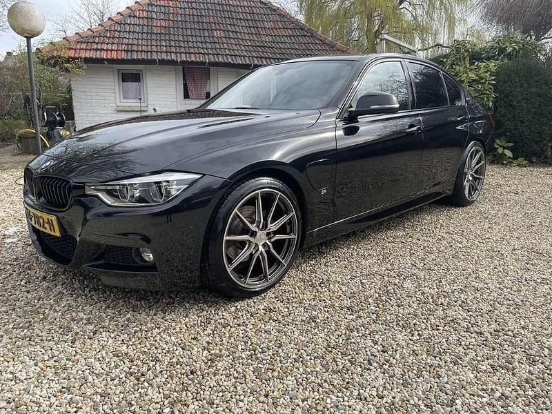 Occasion BMW 330 184 PK (135 kW) 2016 Zwart Sedan