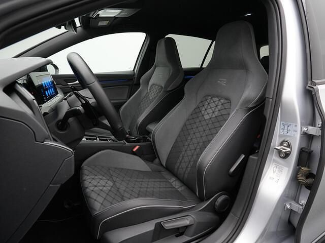 Occasion VW Golf VIII Business+ 150 PK (110 kW) 2022 Zilver Hatchback