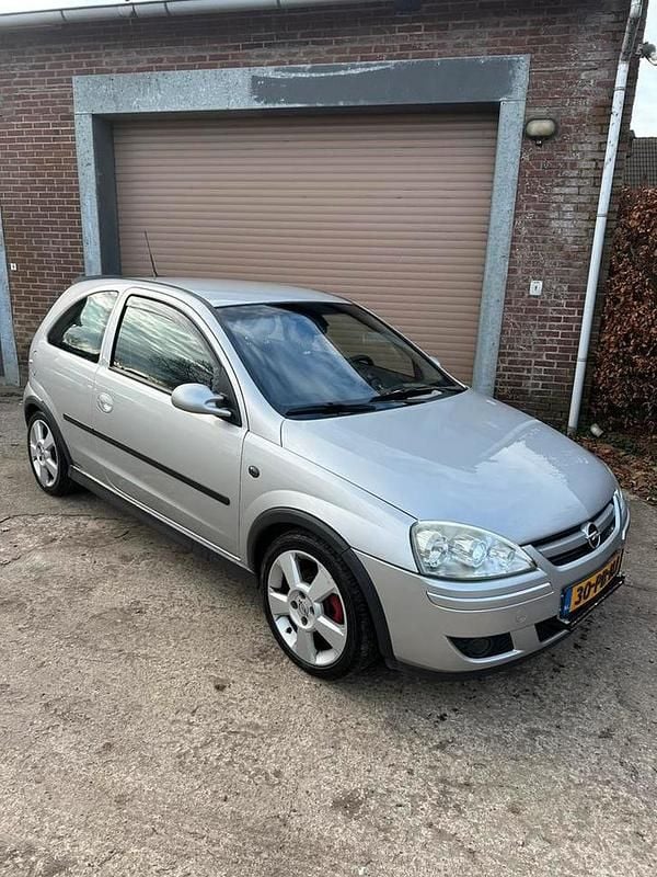 Grijs Occasion 2004 Opel Corsa Hatchback | € 1.400 (Super prijs) - Afbeelding 1/4