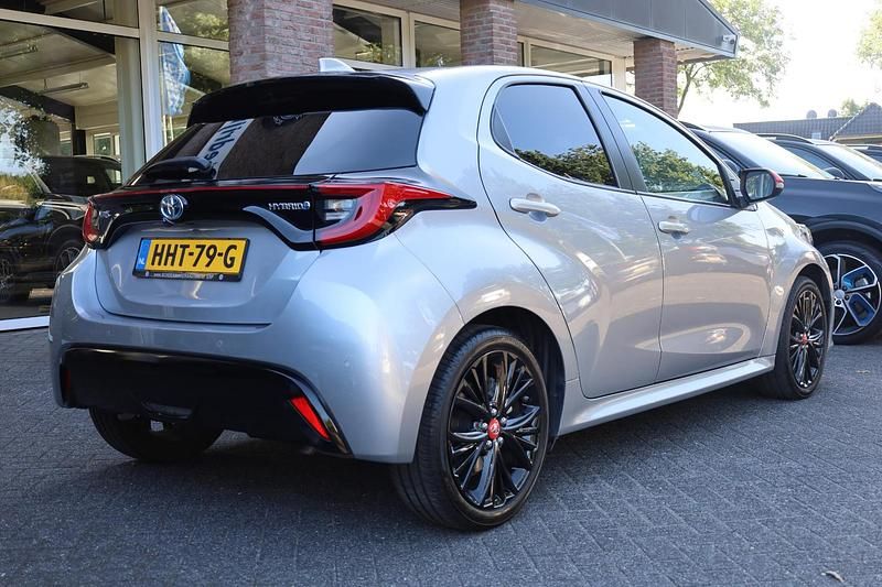 Occasion Toyota Yaris Hybrid Executive 2021 Grijs Hatchback