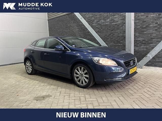 Blauw Gebruikt 2015 Volvo V40 Momentum Stationwagen | € 8.900 (Eerlijke prijs) - Afbeelding 1/4