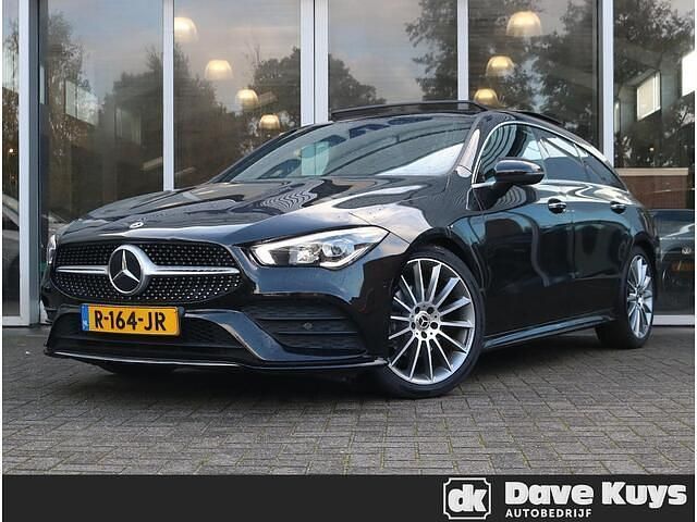 Zwart Occasion 2022 Mercedes CLA180 Shooting Brake AMG line Stationwagen | € 30.950 (Super prijs) - Afbeelding 1/4