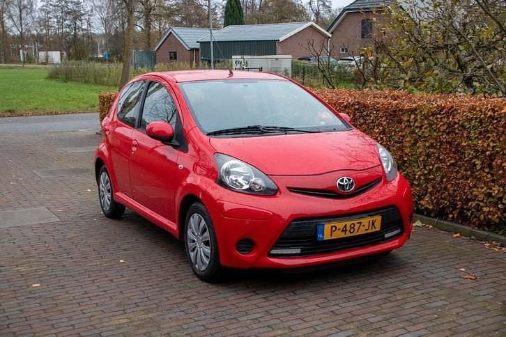 Occasion 2014 Toyota Aygo Hatchback | € 4.200 (Goede deal) - Afbeelding 1/4