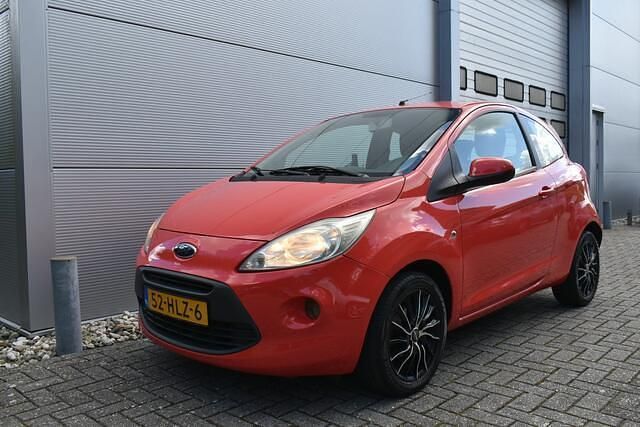 Rood Gebruikt 2009 Ford Ka Titanium Hatchback | € 2.250 (Eerlijke prijs) - Afbeelding 1/4