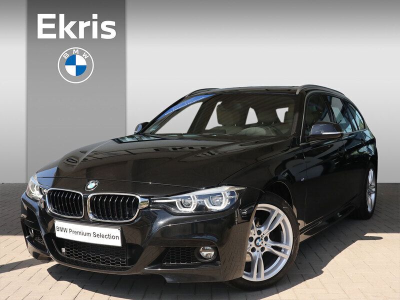 Zwart Gebruikt 2019 BMW 318 Executive Stationwagen | € 26.695 (Duur) - Afbeelding 1/4