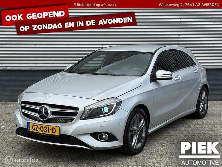 Grijs, metallic lak Occasion 2014 Mercedes A180 Prestige Hatchback | € 10.999 (Super prijs) - Afbeelding 1/3