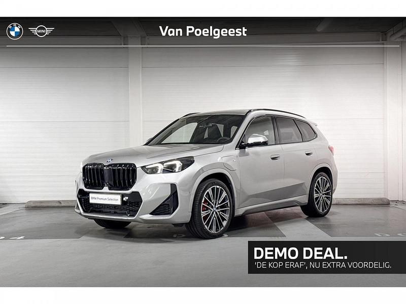 Spacesilber (licht grijs) Gebruikt 2025 BMW X1 Comfort Edition SUV | € 64.900 (Duur) - Afbeelding 1/4