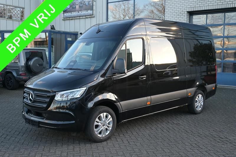 Zwart Gebruikt 2024 Mercedes Sprinter Van | € 51.950 - Afbeelding 1/4