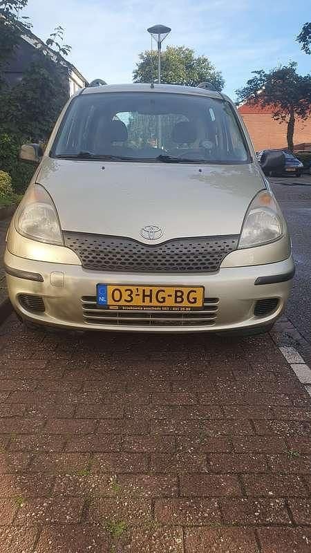 Goud Gebruikt 2001 Toyota Yaris Verso Sol MPV | € 3.000 (Goede deal) - Afbeelding 1/4