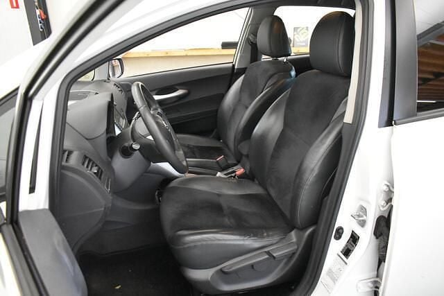 Occasion Toyota Auris Executive 101 PK (74 kW) 2010 Wit Hatchback