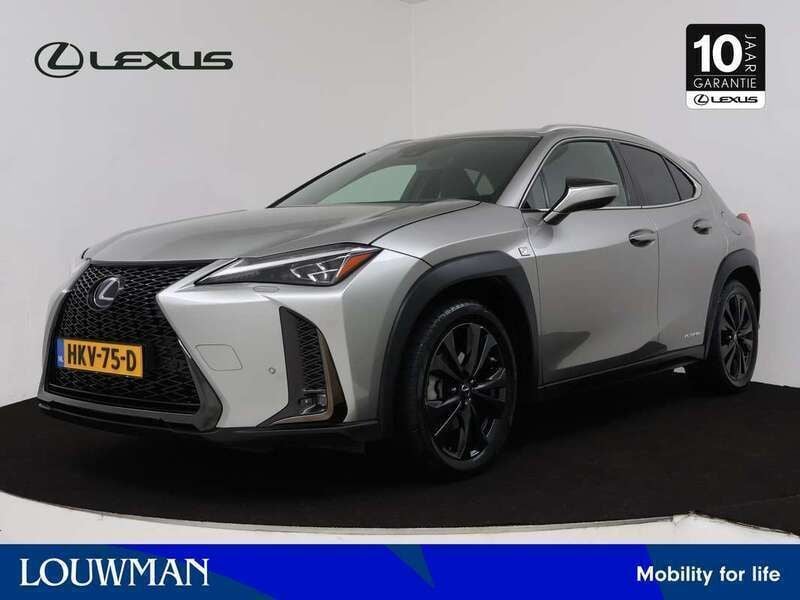 Grijs Gebruikt 2019 Lexus UX 250h Sport Line SUV | € 32.445 (Eerlijke prijs) - Afbeelding 1/3