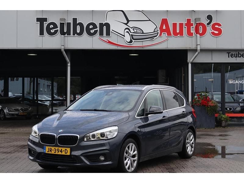 Grijs (metallic) Gebruikt 2016 BMW 225 Active Tourer Executive MPV | € 7.985 (Super prijs) - Afbeelding 1/4