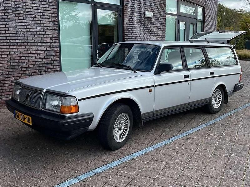 Zilver Gebruikt 1993 Volvo 240 Stationwagen | € 3.750 - Afbeelding 1/4