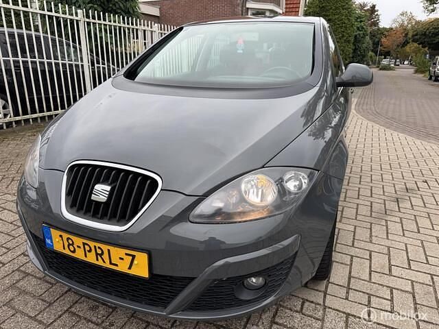 Grijs Gebruikt 2011 Seat Altea Ecomotive MPV | € 2.950 (Eerlijke prijs) - Afbeelding 1/4