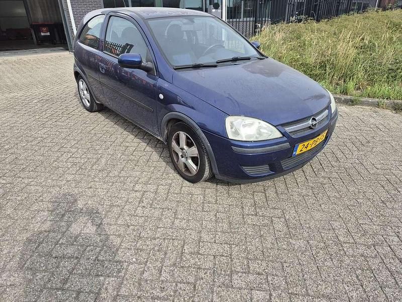 Blauw Gebruikt 2004 Opel Corsa Sport Hatchback | € 1.250 (Eerlijke prijs) - Afbeelding 1/4
