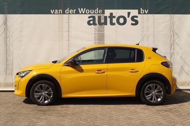 Geel Gebruikt 2022 Peugeot e-208 Allure Hatchback | € 15.900 (Super prijs) - Afbeelding 1/4