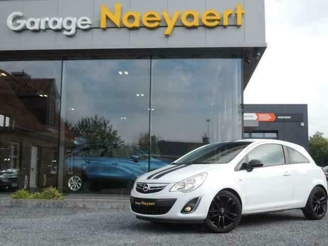 Wit Gebruikt 2012 Opel Corsa Edition Sedan | € 6.740 (Duur) - Afbeelding 1/4