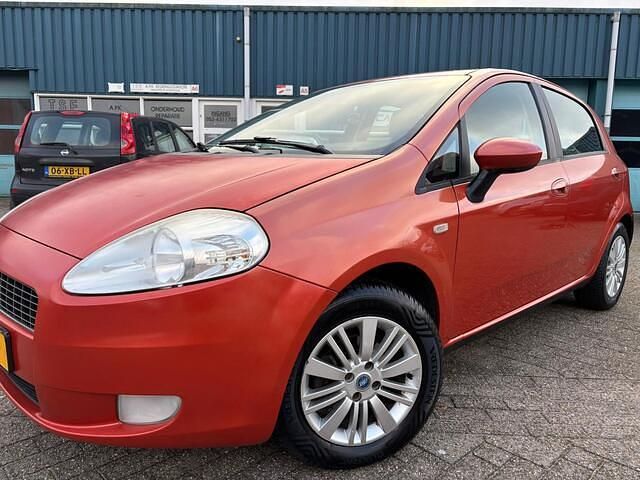 Occasion Fiat Grande Punto 78 PK (57 kW) 2006 Oranje Hatchback