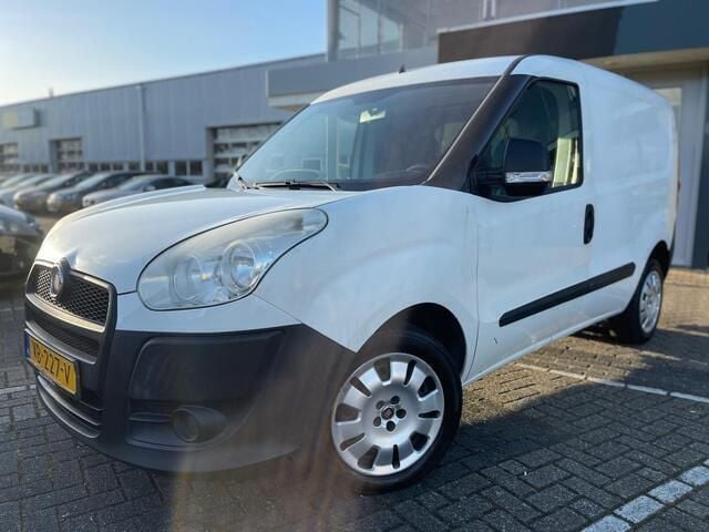 Wit Gebruikt 2013 Fiat Doblò MPV | € 3.950 (Super prijs) - Afbeelding 1/4