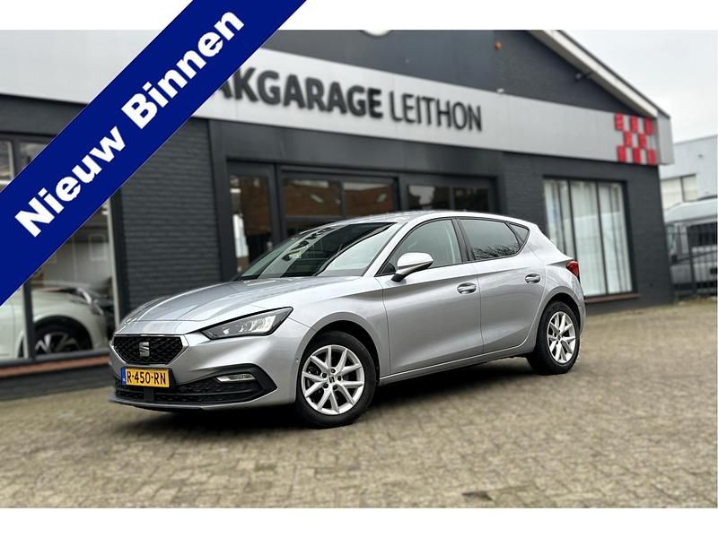 Grijs Occasion 2022 Seat Leon Business Hatchback | € 20.950 (Eerlijke prijs) - Afbeelding 1/4