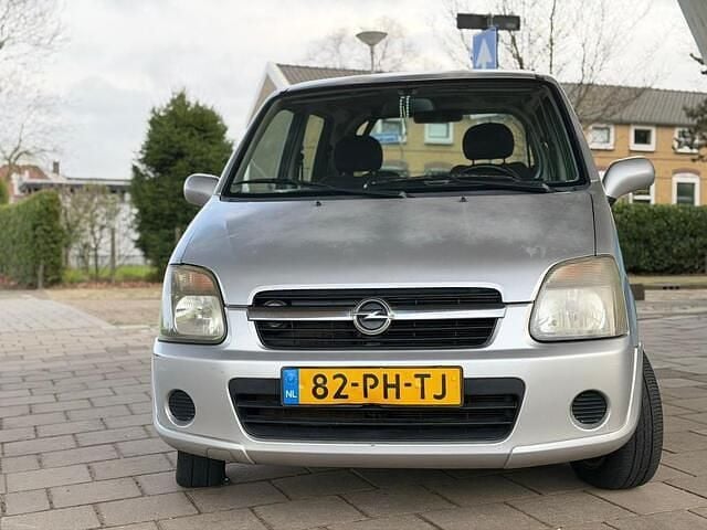 Grijs Gebruikt 2004 Opel Agila Hatchback | € 1.199 (Goede deal) - Afbeelding 1/4