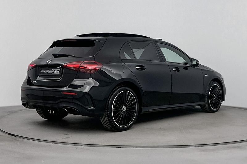Occasion Mercedes A250 AMG line Plus 163 PK (119 kW) 2025 Zwart Hatchback