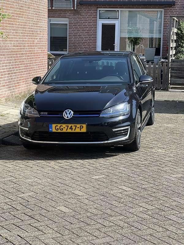 Zwart Gebruikt 2015 VW Golf VII GTE Stationwagen | € 11.450 (Iets duurder) - Afbeelding 1/4