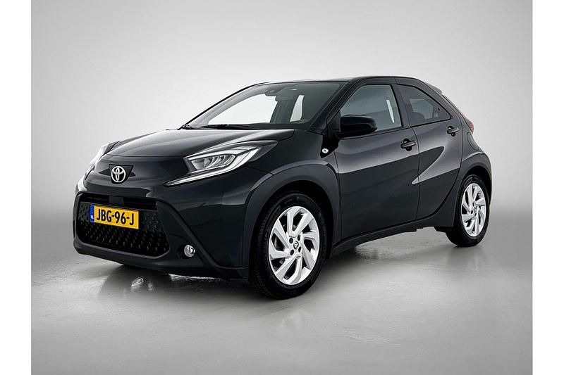 Zwart Gebruikt 2024 Toyota Aygo X Limited SUV | € 18.700 - Afbeelding 1/1