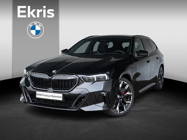 Zwart Gebruikt 2025 BMW 530e M Sport Stationwagen | € 100.250 - Afbeelding 1/4