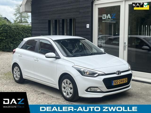 Wit, metallic lak Gebruikt 2017 Hyundai i20 Comfort Hatchback | € 6.945 (Eerlijke prijs) - Afbeelding 1/3