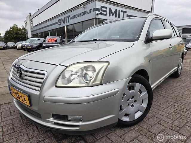 Grijs Gebruikt 2003 Toyota Avensis Sol Stationwagen | € 2.950 (Iets duurder) - Afbeelding 1/4