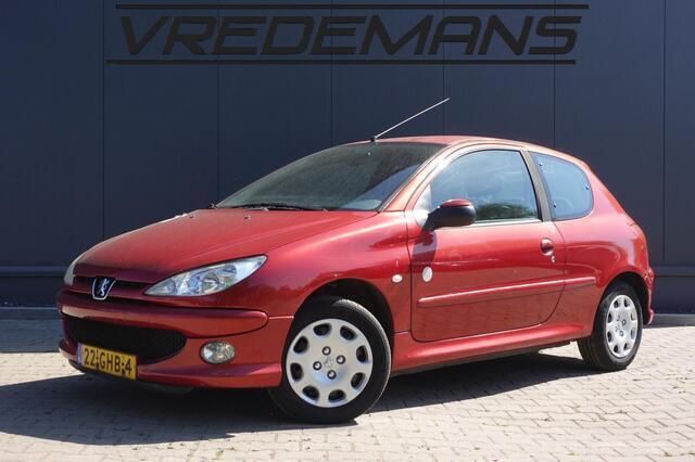 Rood Gebruikt 2008 Peugeot 206 Hatchback | € 950 (Goede deal) - Afbeelding 1/4