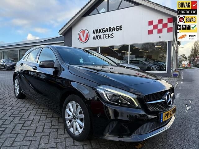 Zwart Gebruikt 2017 Mercedes A160 Ambition Hatchback | € 16.950 (Iets duurder) - Afbeelding 1/4