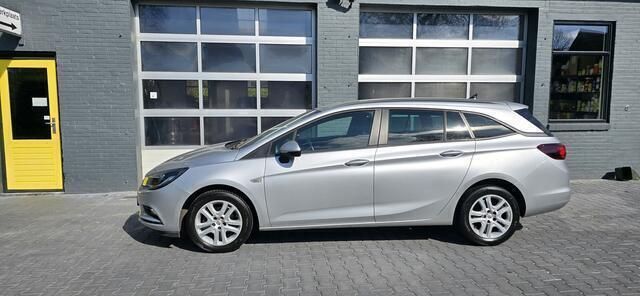 Grijs Gebruikt 2019 Opel Astra Stationwagen | € 11.250 (Eerlijke prijs) - Afbeelding 1/4