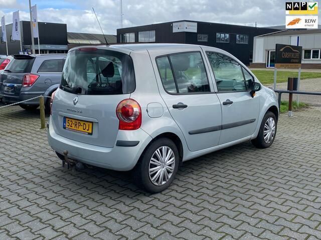 Grijs Gebruikt 2005 Renault Modus MPV | € 1.799 (Iets duurder) - Afbeelding 1/4