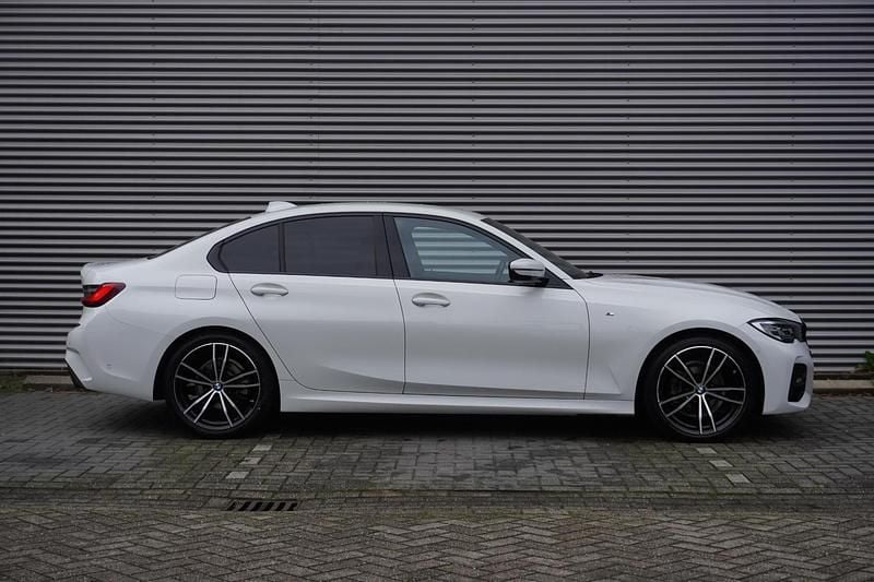 Occasion BMW 318 Comfort Edition 156 PK (114 kW) 2021 Wit Sedan