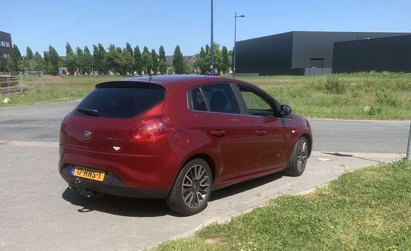 Rood Gebruikt 2009 Fiat Bravo Racing Hatchback | € 2.400 (Eerlijke prijs) - Afbeelding 1/4