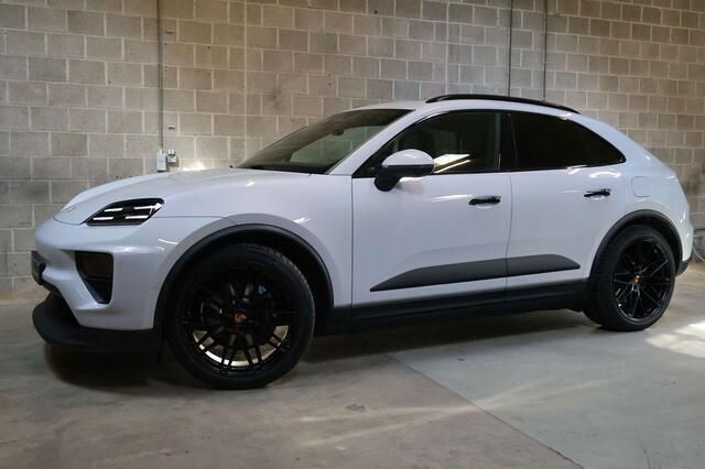 Grijs Nieuw 2025 Porsche Macan 4 Electric SUV | € 96.800 - Afbeelding 1/4