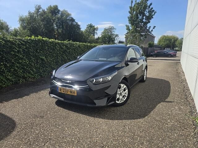 Zwart Gebruikt 2022 Kia Ceed Stationwagen | € 19.900 (Duur) - Afbeelding 1/4