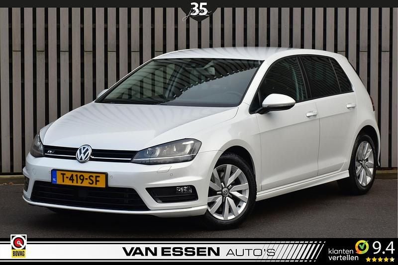 Wit Occasion 2023 VW Golf VIII R Hatchback | € 10.995 (Goede deal) - Afbeelding 1/4