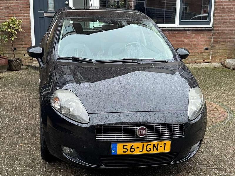 Zwart Gebruikt 2009 Fiat Grande Punto Racing Hatchback | € 1.500 (Eerlijke prijs) - Afbeelding 1/4